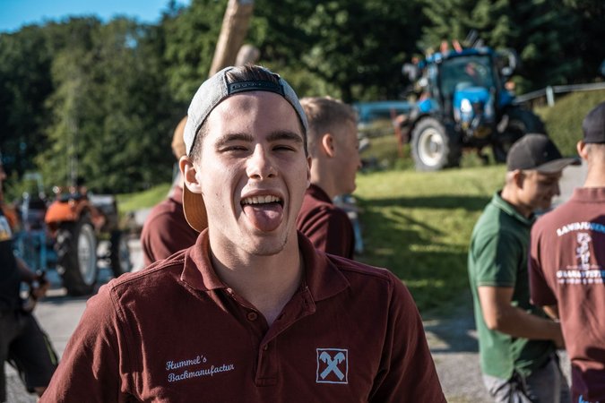 Hollywoodschaukel aufstellen