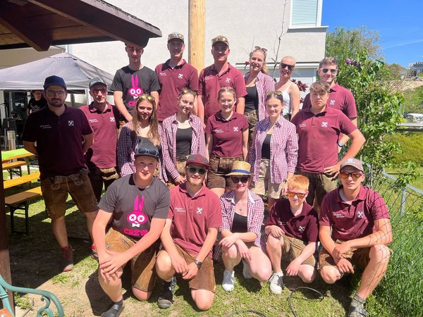 Maibaum aufstellen im Arcus