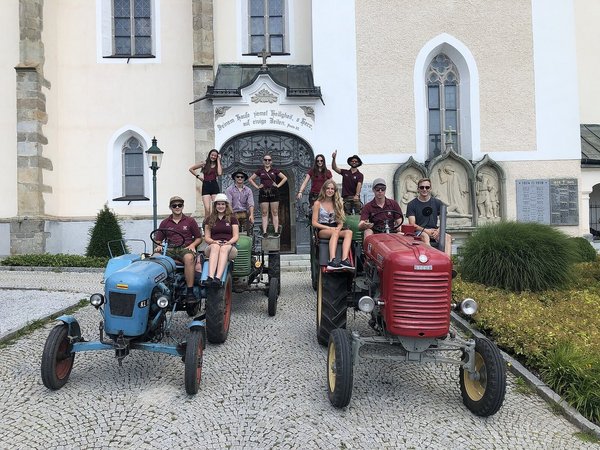 Oldtimerausfahrt & Bank einweihen